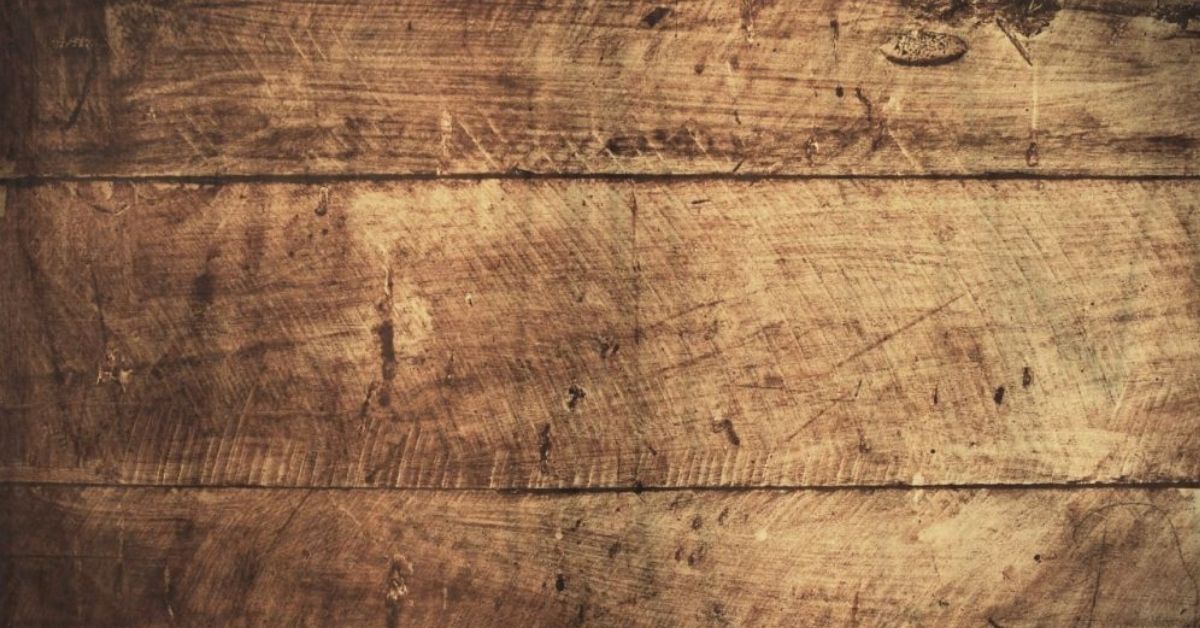 Trægulv som trænger til gulvafslibning